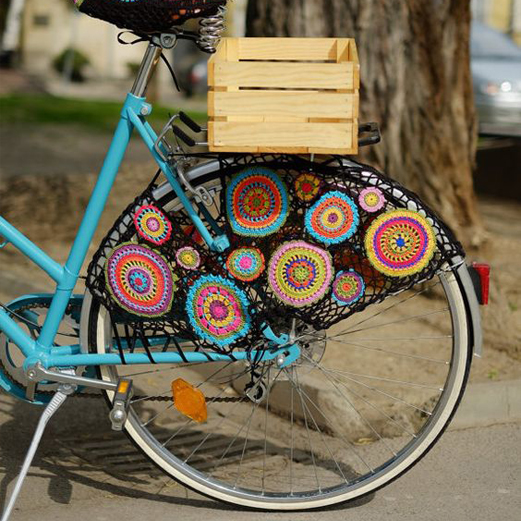 Tunea tu bicicleta y dale un toque personal con alguna de las ideas DIY que te mostramos. Dale un toque creativo y colorido y ¡A pedalear!