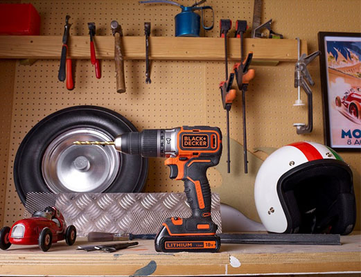 ¿Necesitas un taladro potente y ergonómico? No lo pienses más y hazte con el Taladro Percutor 18V de BLACK+DECKER. Una herramienta perfecta para trabajar la madera, el metal, el plástico y la mampostería ¡Lo vas a querer!